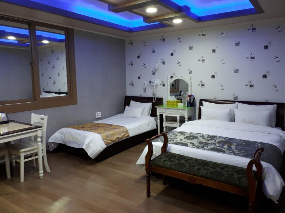 Tiffany Motel Мокпо Экстерьер фото